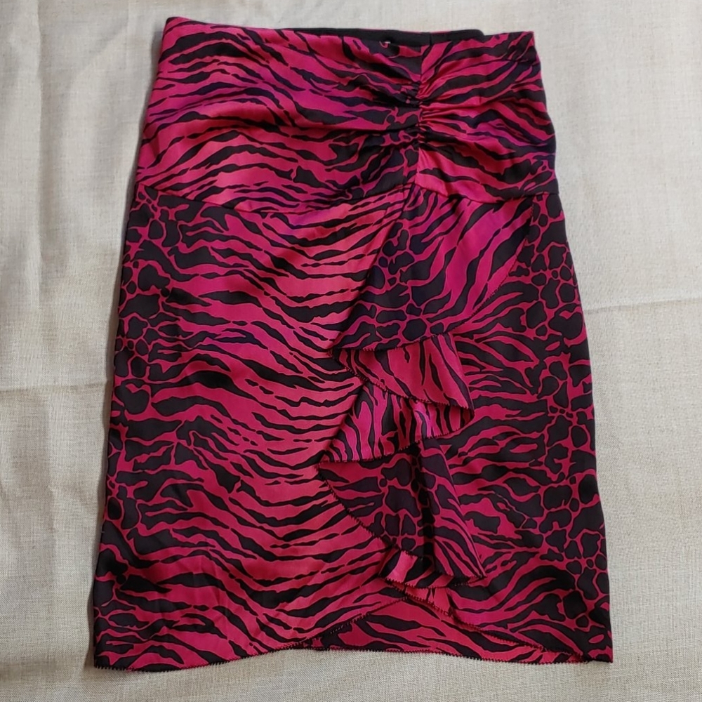 Marciano lined, stretch, silk skirt sz 2 (or 4)